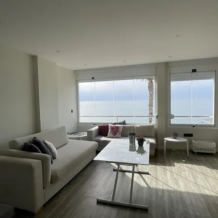 Moderno Piso Mirando Al Mar Appartement