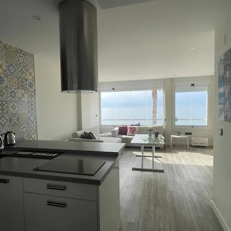 Moderno Piso Mirando Al Mar Appartement *